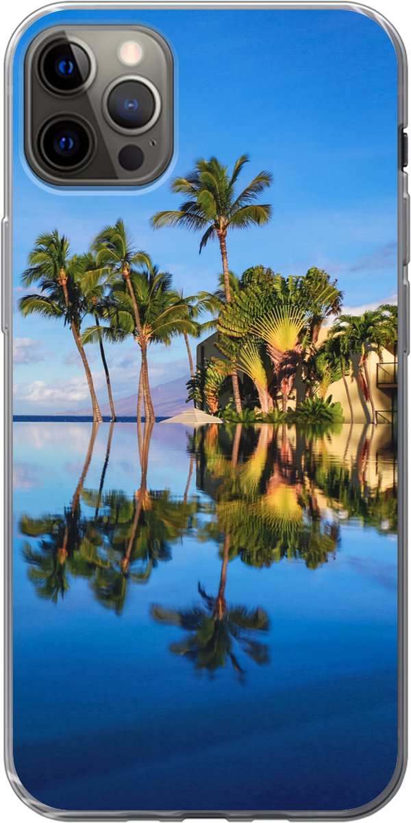 Telefoonhoesje Geschikt voor iPhone 13 Pro Max hoesje - Bij Wailea Beach op Hawaii worden palmbomen gereflecteerd op het water - Siliconen Telefoonhoesje Telefoonhoesje
