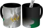 Magische Mok - Foto op Warmte Mok - Orchidee met groene achtergrond - 350 ML