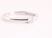 Fijne hoogglans zilveren ring met bergkristal - maat 15.5