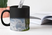 Magische Mok - Foto op Warmte Mok - Koe - Gras - Alpen - 350 ML