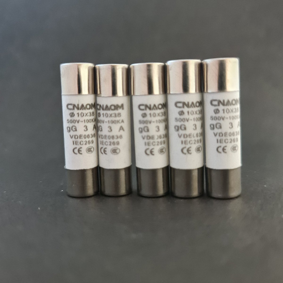 R015 10x38 Keramische Buiszekering - 3A - 10x38mm 5stuks