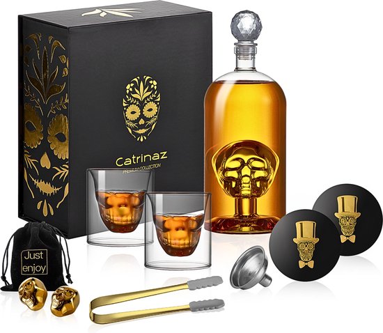 Luxe Skull Whiskey Karaf Set – 0,9L | Inclusief 2 Gouden Whiskey Stones, 2 Glazen & Onderzetters – Luxe Giftbox – Uniek Cadeau – Catrinaz®