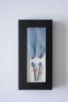 Lacets plats satin luxe - bleu jeans larges - 120cm avec épingles argentées