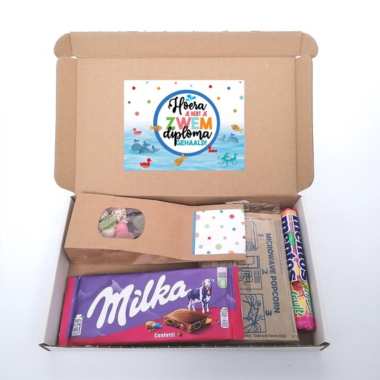 Zwemdiploma brievenbus cadeau - Hoera je hebt je zwemdiploma gehaald - chocolade - popcorn - snoep - cadeau