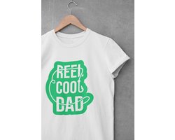 Shirt - Reel cool dad - Wurban Wear | Grappig shirt | Leuk cadeau | Unisex tshirt | Vissen | Grappig shirt voor vissers | Vis shirt | Visspullen | Kunstaas | Wit & Zwart