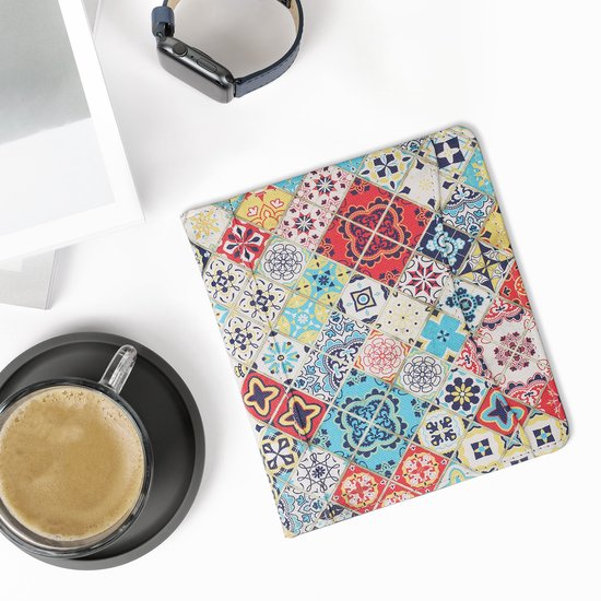 kwmobile flip cover geschikt voor Onyx Boox Leaf 2 - Hoes met handgreep en voorvak voor e-reader - Book case in meerkleurig / bruin - Oriëntaalse Tegels design van kwmobile — afbeelding 3