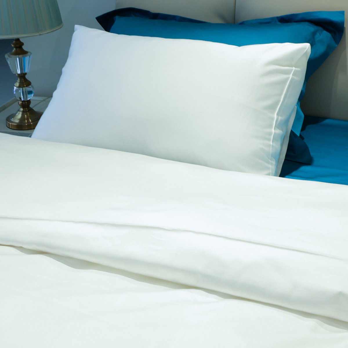 Silk Heaven Bamboe Kussensloop 300TC - Wit | Lichtgrijs | Set van 2 | 50x75cm | 100% Bamboe-viscose | Luxe en zachte stof met soepele valling - Silk Heaven - 80x80cm