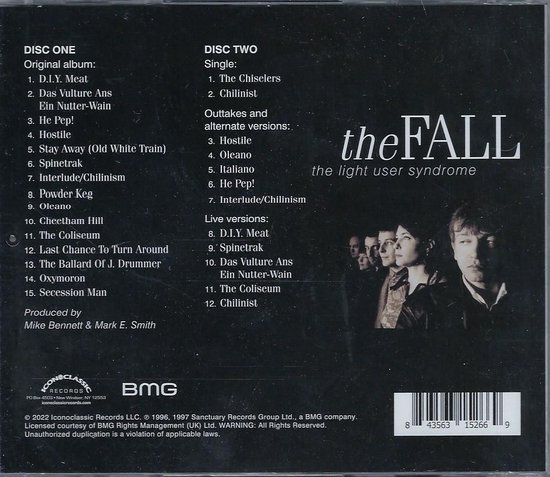 CD-hoes met tracklist, logo's en foto van de band The Fall