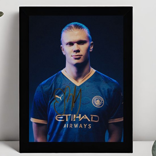 Erling Haaland Ingelijste Handtekening – 15 x 10cm In Klassiek Zwart Frame – Gedrukte handtekening – Borussia Dortmund - Voetbal Legend - Football - Manchester City