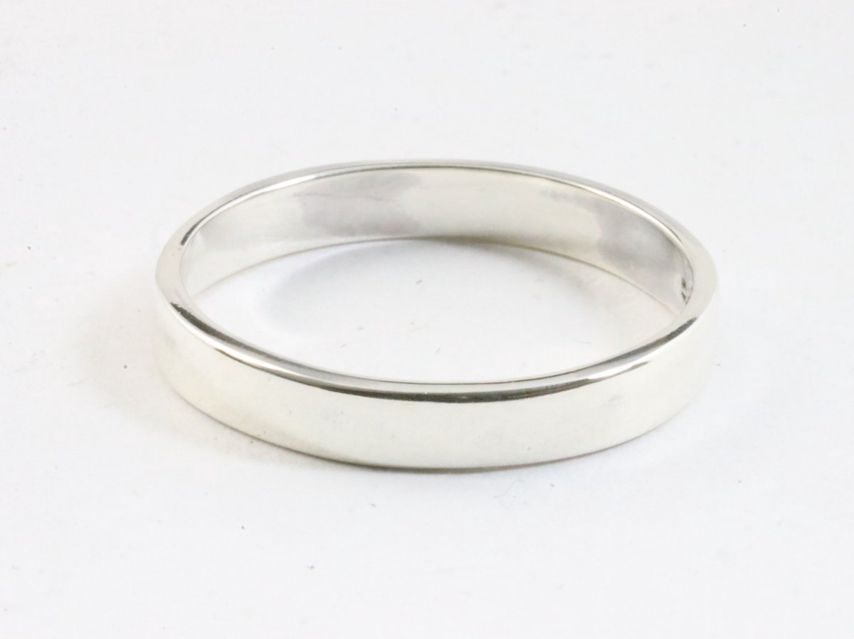 Fijne gladde zilveren ring - 4 mm. - maat 21