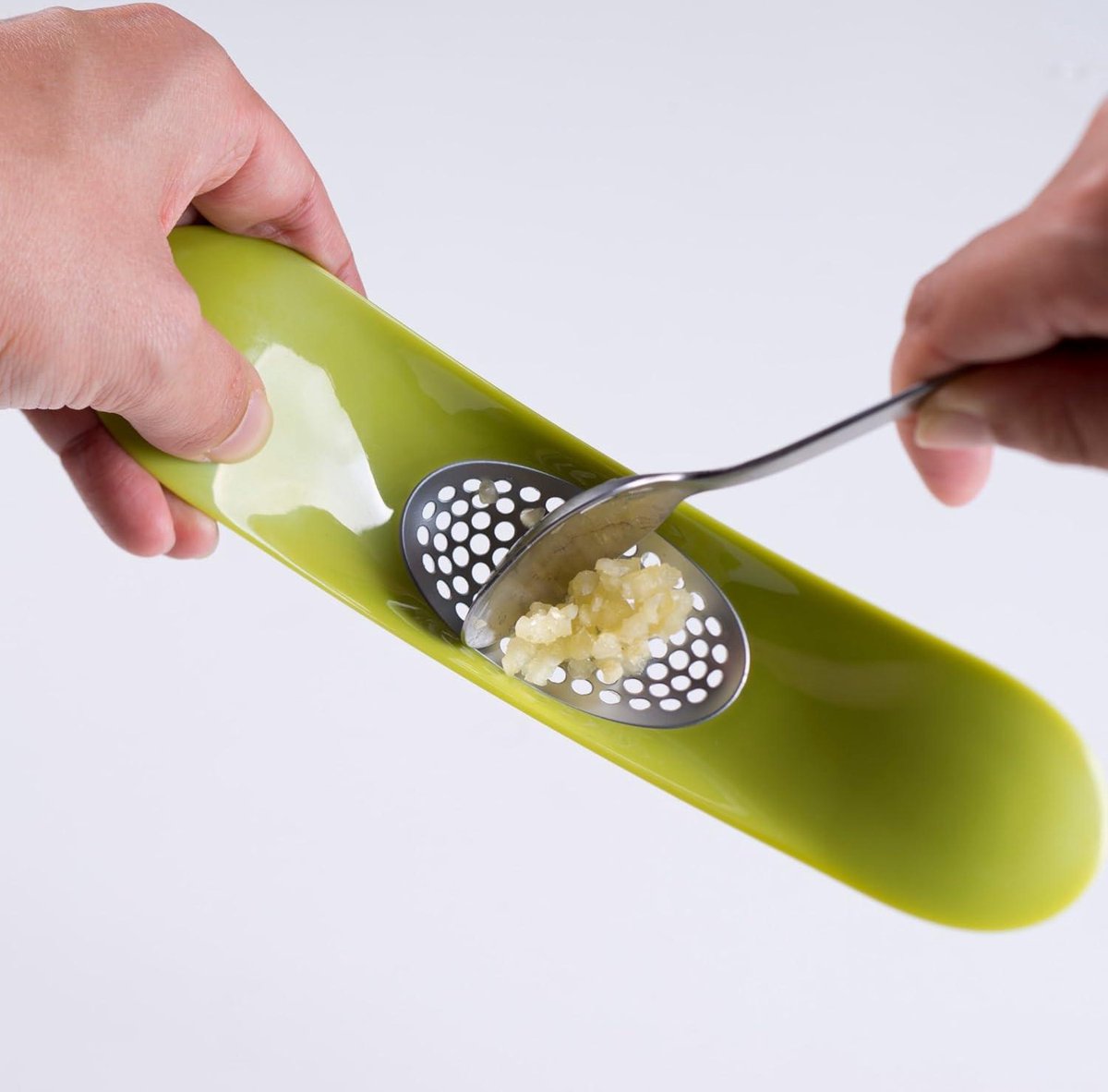 Knoflookpers - Groene Rocker - RVS - Keukenhulpje met Handvat knoflookpers