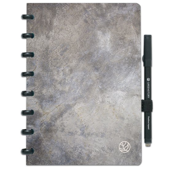 Notitieboek met grijze betonlook kaft en een zwarte pen met "Positive Impact".
