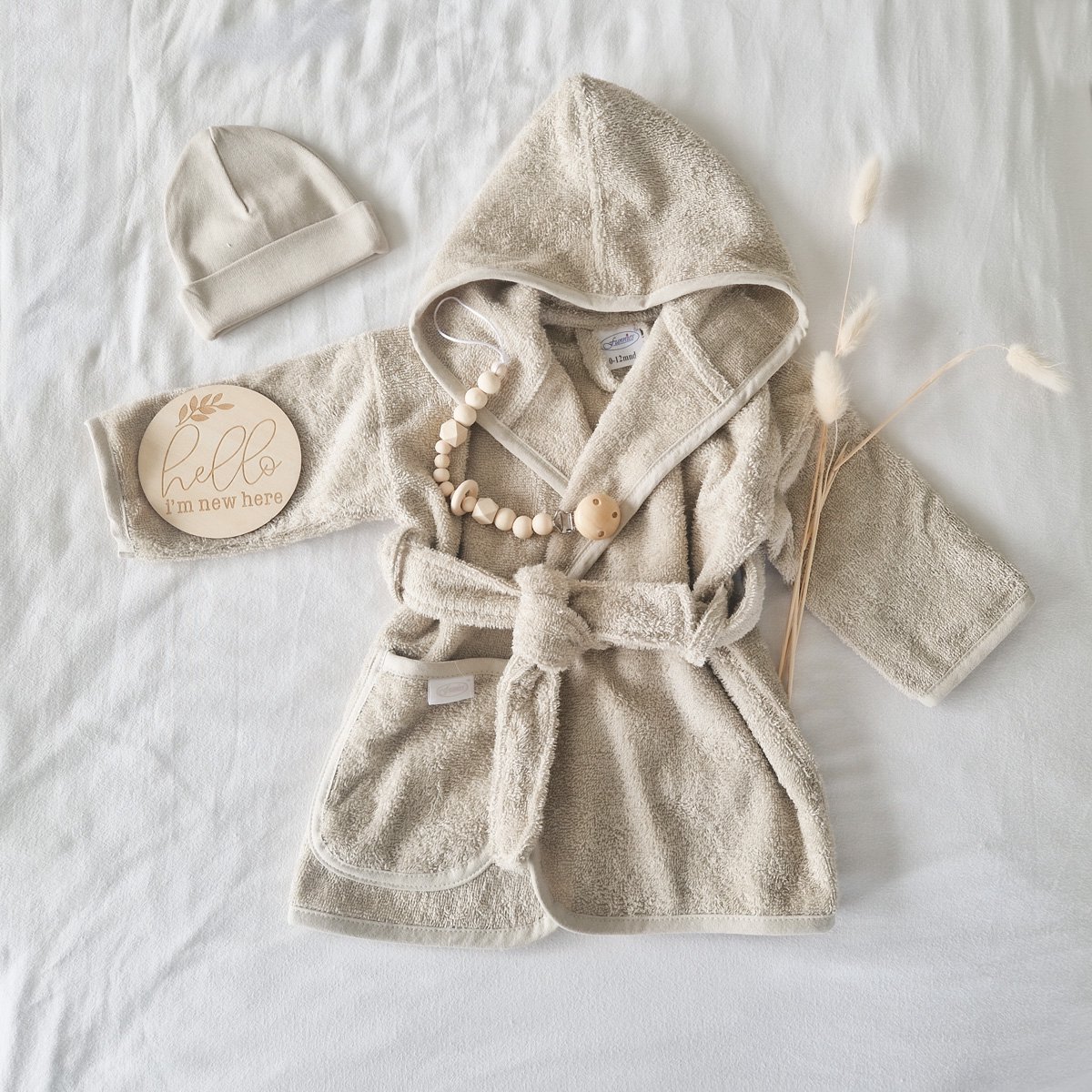Goedkoopste Gioia kraamcadeau giftbox essentials S grijs beige - Jongen - Meisje - Unisex - Babygeschenkset - Baby cadeau - Kraammand