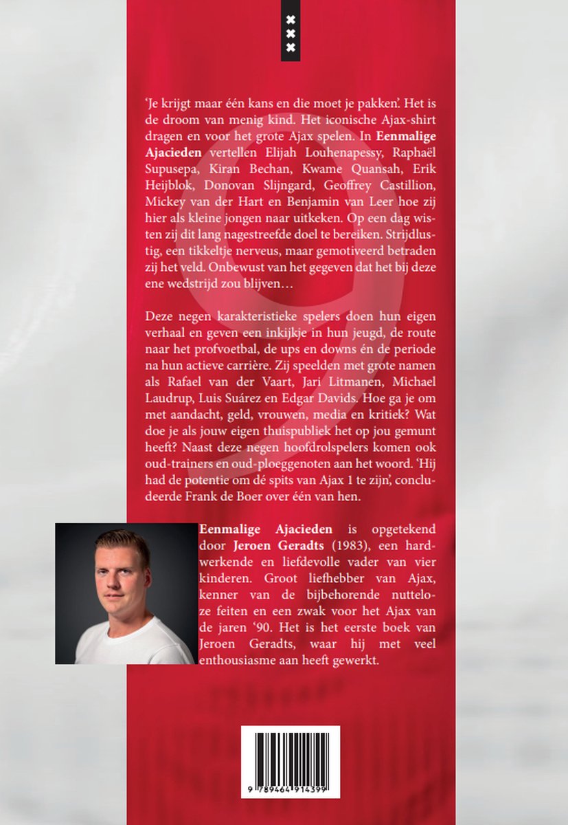 Boek met rode achtergrond en foto van een man. Bevat tekst over Ajax-spelers.