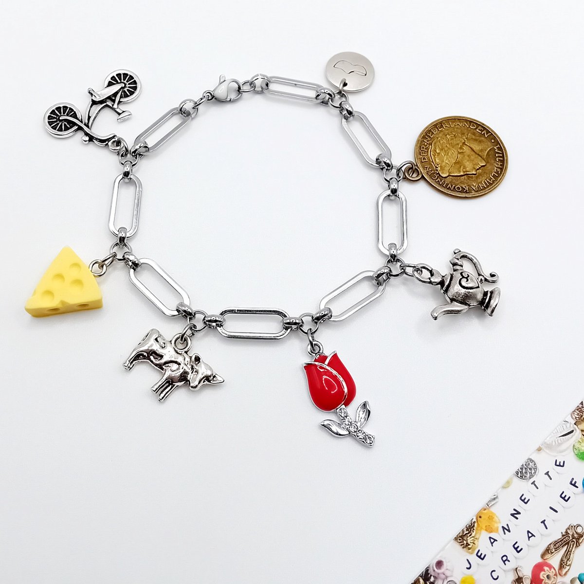 Jeannette-Creatief® - Holland - Souvenir Bedelarmband Zilver RVS Jasseron Tulp Kaas Koe Stuiver Fiets Theepot Klomp - Made in Holland - Souvenirs - Red Tulips - Dames Armband - Armband - Bedelarmband - Koe - Kaas - Tulpen - Cadeau - Reizen