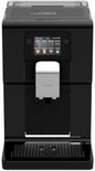 Zwarte Krups Intuition Preference volautomatische espressomachine met touchscreen en metalen melkuitloop.