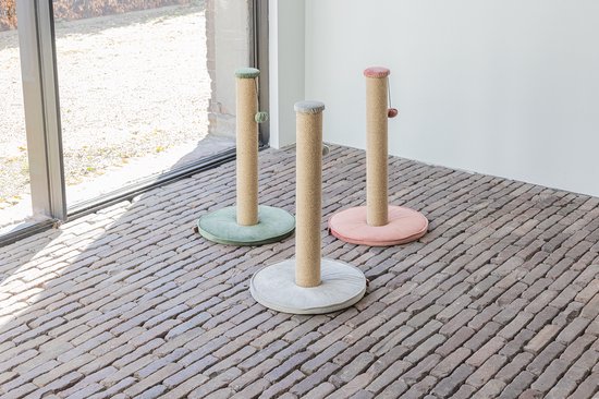 Designed by Lotte Yenna - Arbre à chat - Rose - 41x41x70 cm
