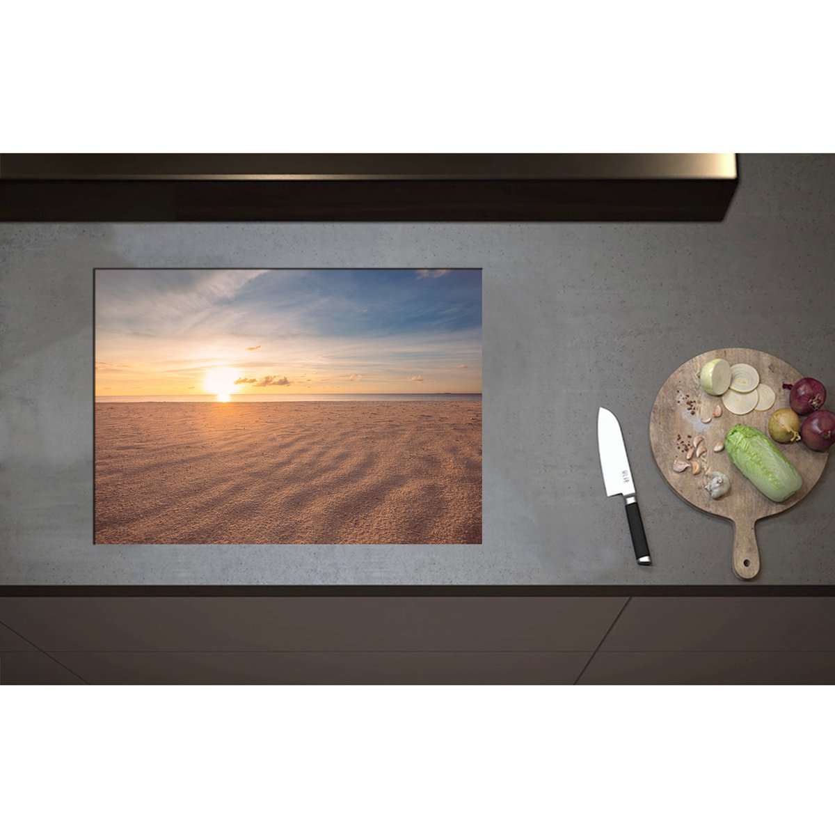Inductieplaat Beschermer - Close up van het Strand met Mooie Zonsondergang - 70x50 cm - 2 mm Dik - Inductie Beschermer - Bescherming Inductiekookplaat - Kookplaat Beschermer van Zwart Vinyl