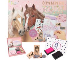 foto van Miss Melody Stamping Fun