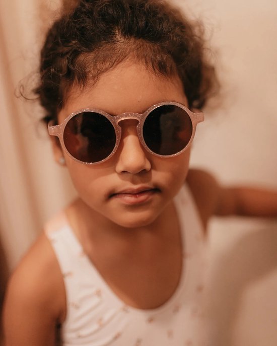 Mrs Ertha Glee Sunglasses/Zonnebril - Glitter Peach van Mrs Ertha — afbeelding 3
