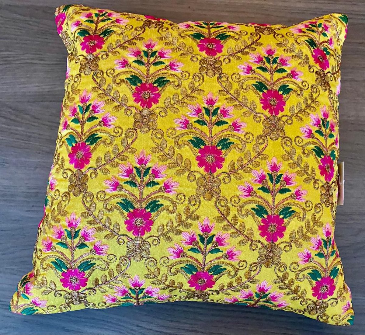 Kussens woonkamer - kussenhoes 30 x 30 cm - kussensloop - sierkussens - cushion cover - katoensilk - Kussenhoesjes - 2 stuks - etnisch Indiaas - borduurwerk - embroidery