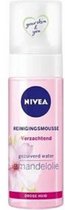 Nivea Verzachtende Reinigingsmousse met Amandelolie - Droge Huid - 2 x 150 ml