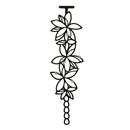 Zwarte, opengewerkte Batucada armband met gestapelde bloemen en kralen.
