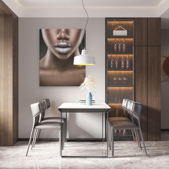 Artaza Canvas Schilderij Zilveren Lippen Van Een Afrikaanse Vrouw - 80x100 cm - Groot - Wanddecoratie Woonkamer - Schilderijen - Muurdecoratie