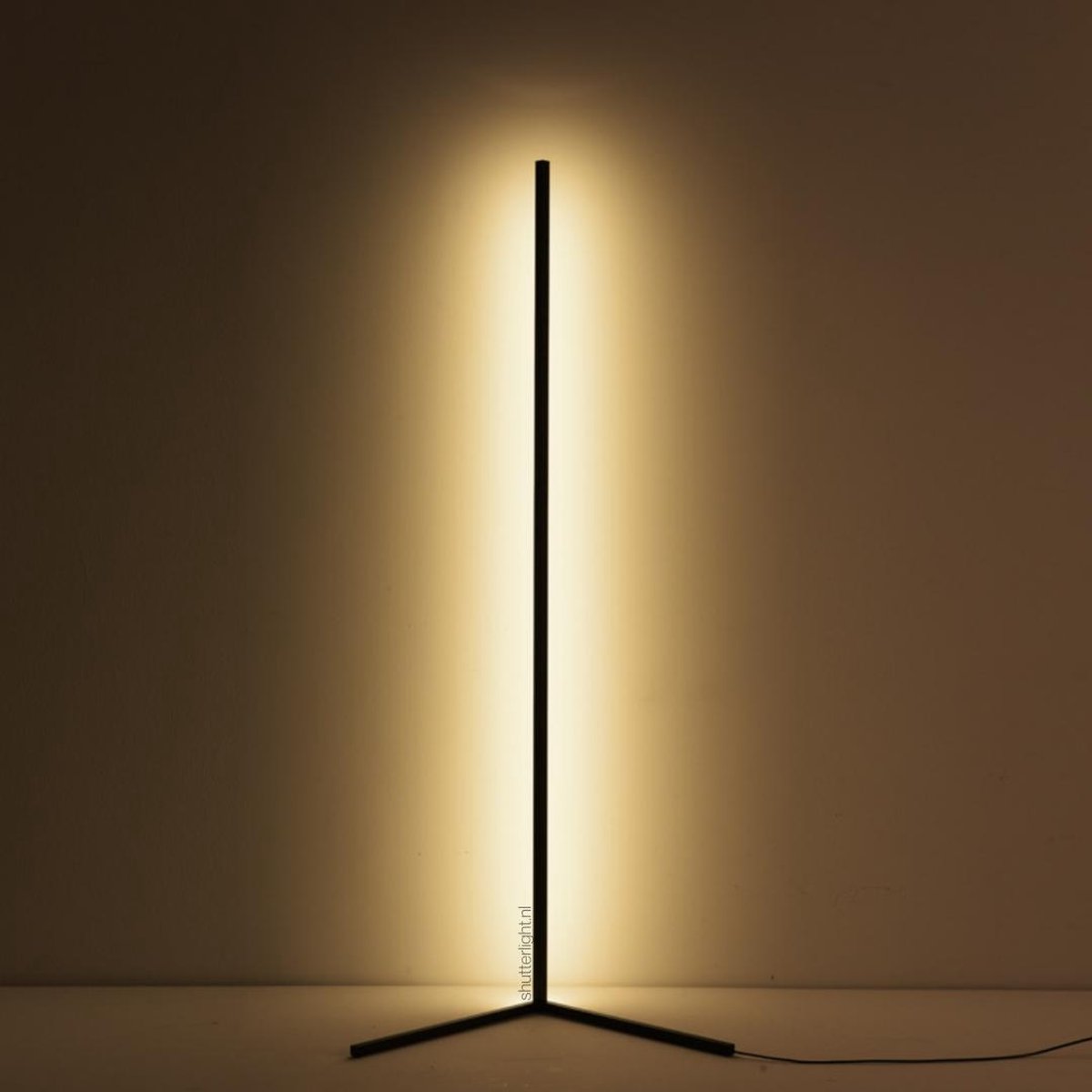 Shutterlight® LED Vloerlamp - Witlichten - 140 cm - Zwart - Aluminium - Staande Lamp