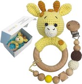 kraamcadeau meisje  - Baby Gift Birth Girl Boy Teething Ring Wooden Toy with Dummy Chain Crochet Grasping Toy Gifts Wooden Toy Rattle Baby Handmade Giraffe (WK 02129)