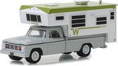 GREENLIGHT COLLECTIBLES Dodge D-100 + WINNEBAGO SLIDE-IN CAMPER 1966 schaalmodel 1:64