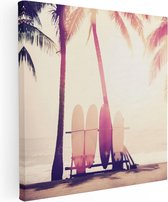 Artaza Canvas Schilderij Tropisch Strand Met Surfborden - 30x30 - Klein - Foto Op Canvas - Canvas Print