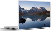Laptop sticker - 14 inch - Meer - Bergen - Chili - 32x5x23x5cm - Laptopstickers - Laptop skin - Cover
