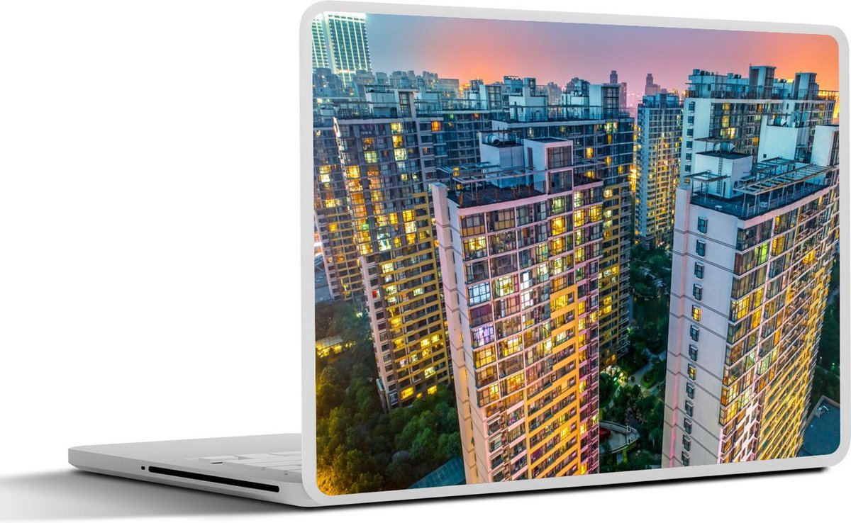 Afbeelding van product SleevesAndCases  Laptop sticker - 14 inch - Kleurrijke appartementencomplexen
