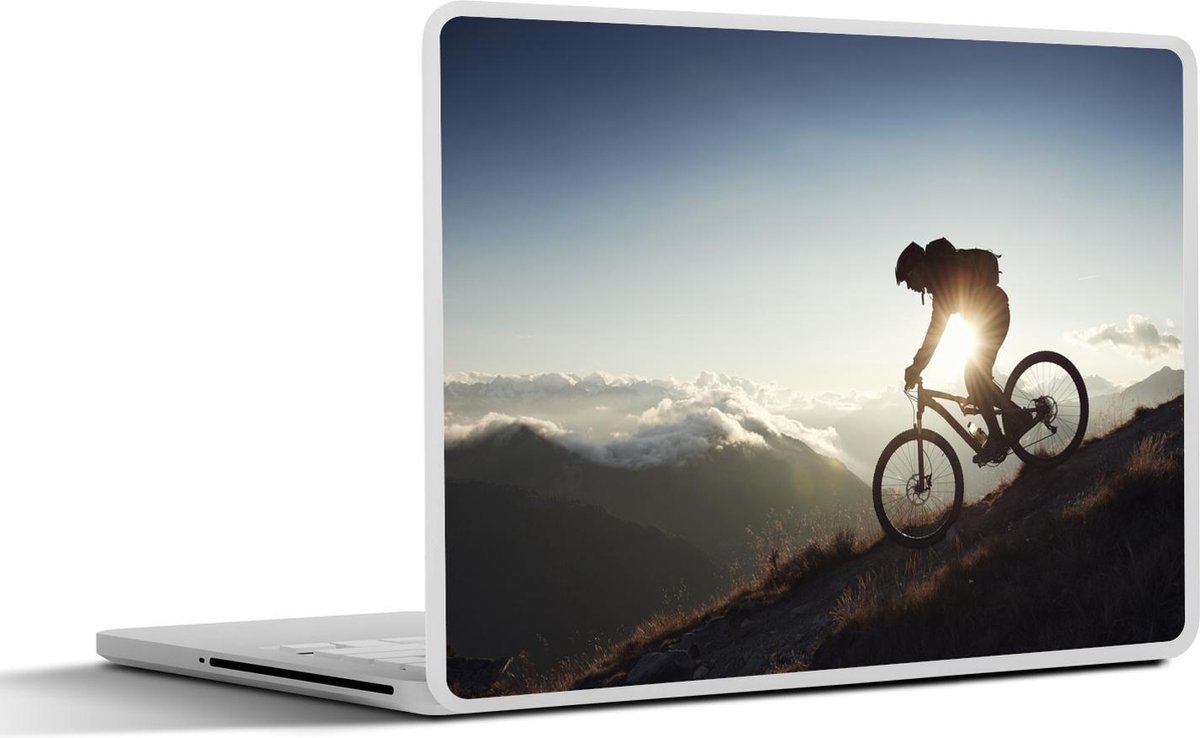 Afbeelding van product SleevesAndCases  Laptop sticker - 13.3 inch - Fietsen vanaf de berg op een mountainbike