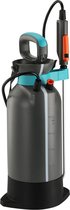 Grijze Gardena drukspuit van 5 liter met zwarte en turquoise accenten en een oranje veiligheidsklepje.