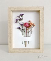 LoesieLoe lijst dry flower  l   Natural small  15 x 20 cm  l  droogbloemen - droogboeket - poster - fotolijst - woonaccessoires - interieur - decoratie - beige  - naturel houtlook