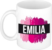 Emilia  naam cadeau mok / beker met roze verfstrepen - Cadeau collega/ moederdag/ verjaardag of als persoonlijke mok werknemers