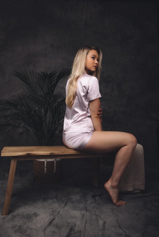 Kimono dames peignoir satin, fleurs de couleur corail, modèle court, robe de plage Santorini wild roses Ladies Kimono taille L / XL