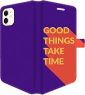 Apple iPhone 12 Hoesje - Portemonneehoesje  - Met pasjeshouder - Met Quote - Good Things - Paars