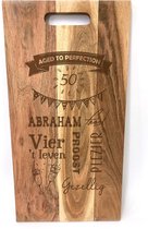 Grote acacia borrelplank / snijplank met tekst gravure : ABRAHAM. Cadeau-50 jaar-abraham. Het formaat is 25x50cm