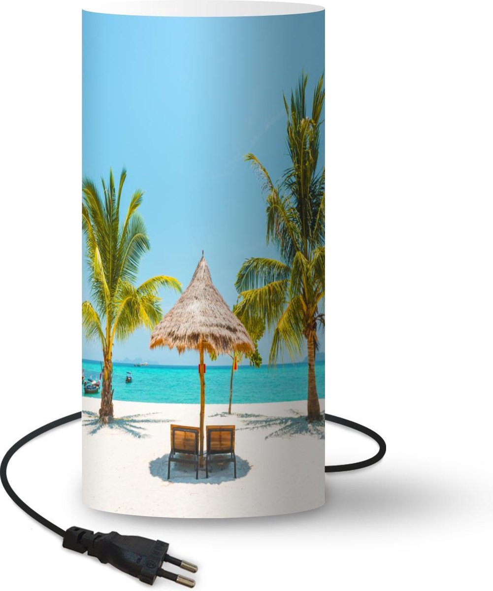 Lamp - Nachtlampje - Tafellamp slaapkamer - Strand - Parasol - Palmboom - 54 cm hoog - Ø24.8 cm - Inclusief LED lamp