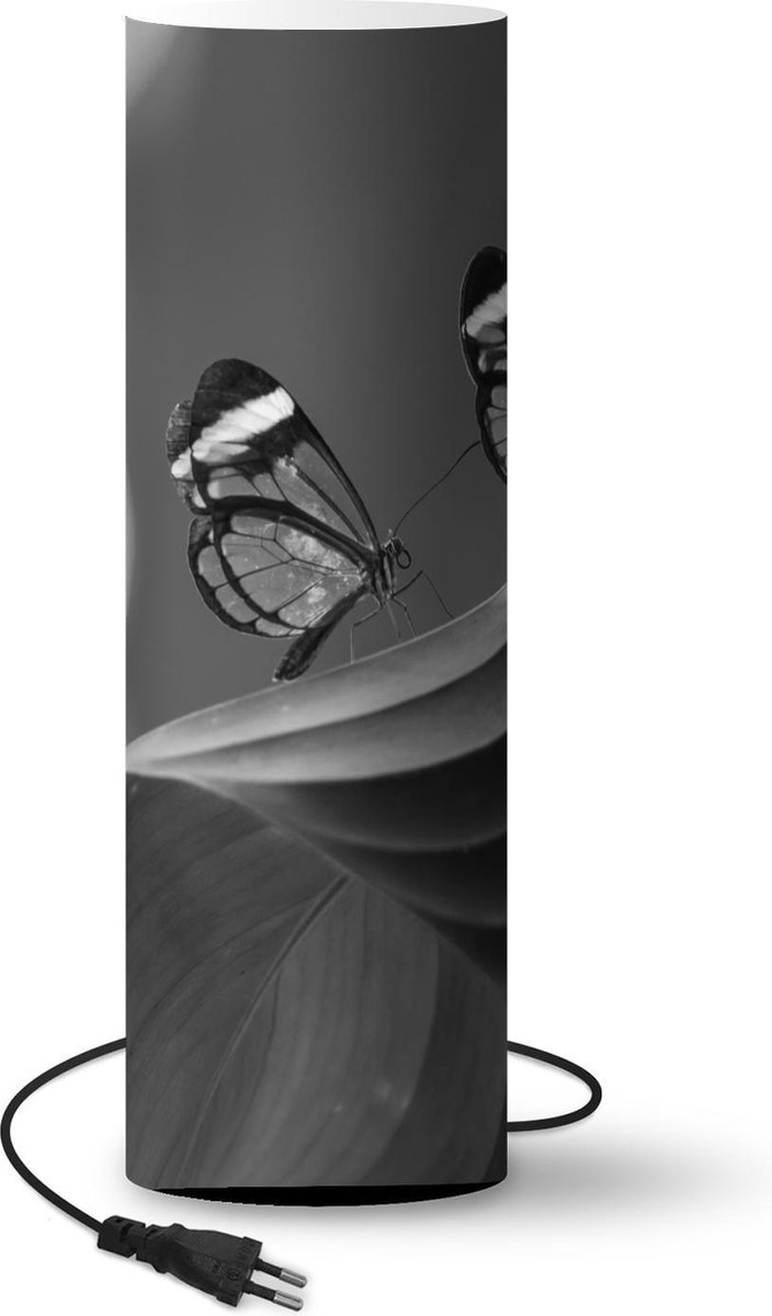 Lamp - Nachtlampje - Tafellamp slaapkamer - Doorzichtige vlinder op een blad in Costa Rica in zwart wit - 50 cm hoog - Ø15.9 cm - Inclusief LED lamp
