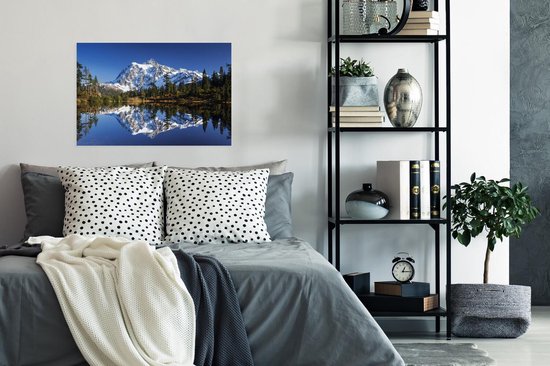 Le lac reflète la montagne dans le parc national des North Cascades affiche 90x60 cm - Tirage photo sur affiche (décoration murale salon / chambre)