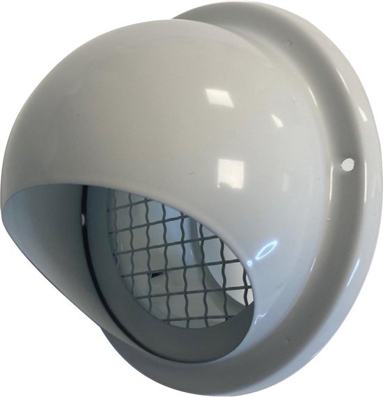 Witte muurventilatiekap met grofmazig gaas en een bolvormige kap.