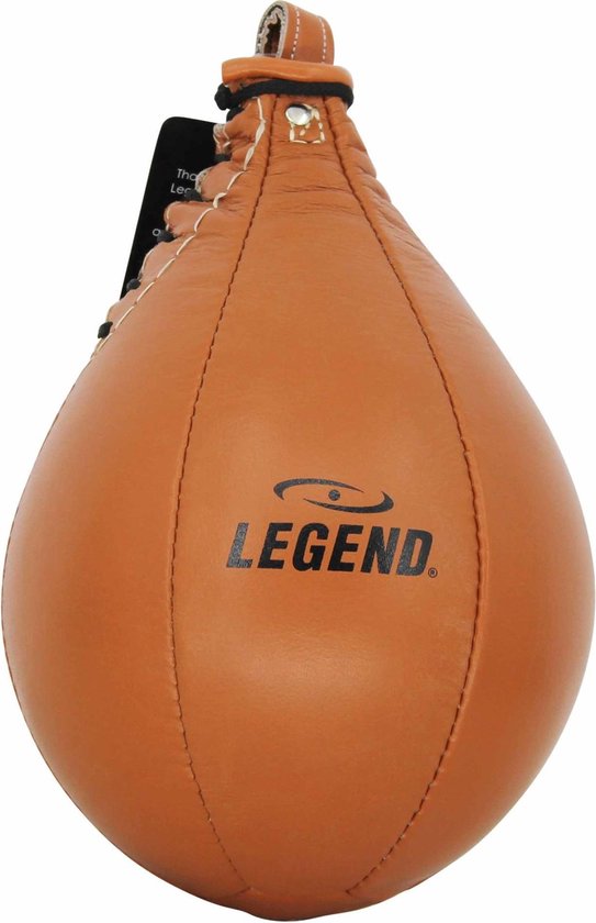 Bruine bokszak met zwart 'LEGEND' logo, van bovenaf gezien.