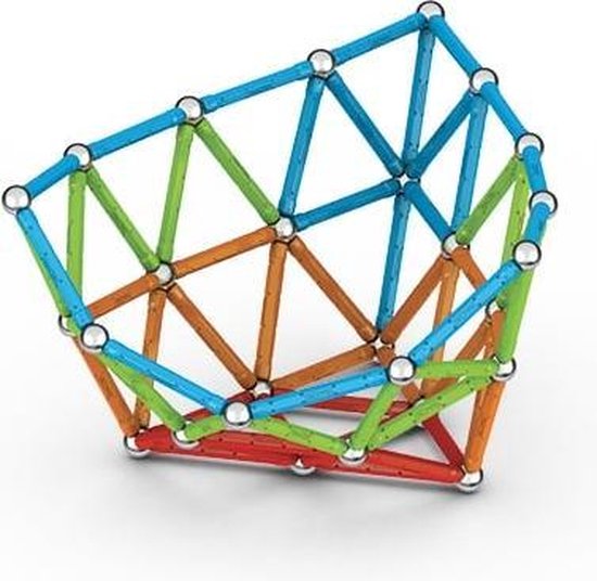 Een Geomag constructie met gekleurde staven in blauw, groen en oranje, open aan de bovenkant.