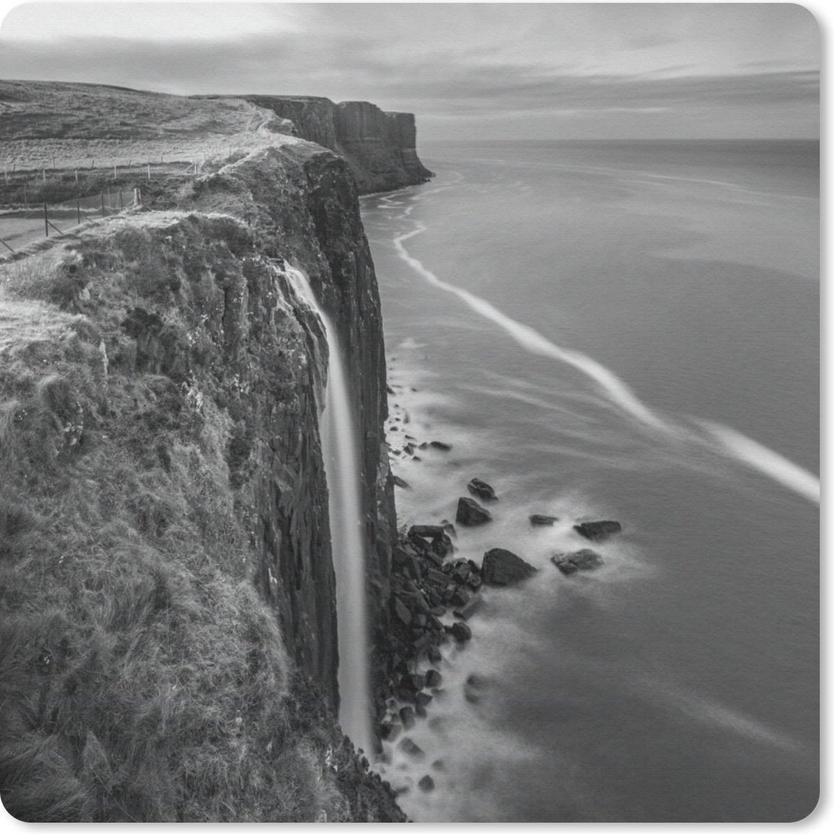 Muismat 30x30 cm - Mousepad Waterval op Skye in zwart-wit - Muismatten