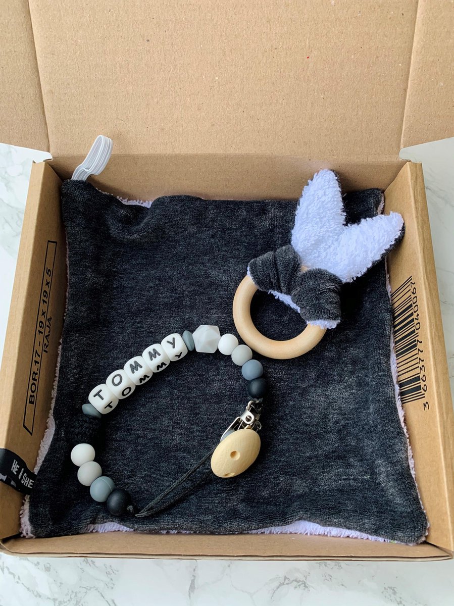 Goedkoopste Giftset babypakket - zwart - gepersonaliseerd - verschillende maten