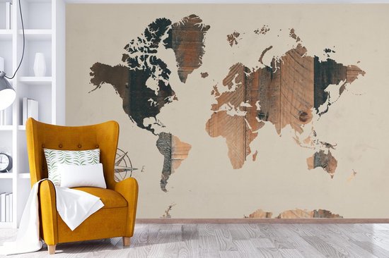 Wereldkaart du bois foncé avec une rose des vents sur fond rose | Wereldkaart en bois 390x260 cm